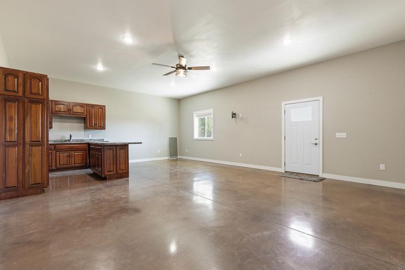 109 Kelsey Ln, Slayton, MN 56172