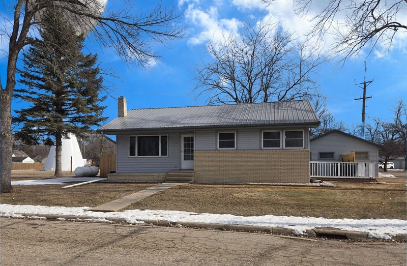 206 14th St N, Wheaton, MN 56296