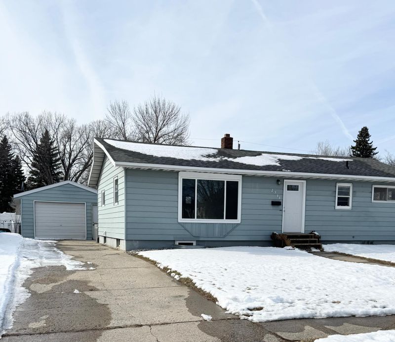 2311 8th St S, Moorhead, MN 56560