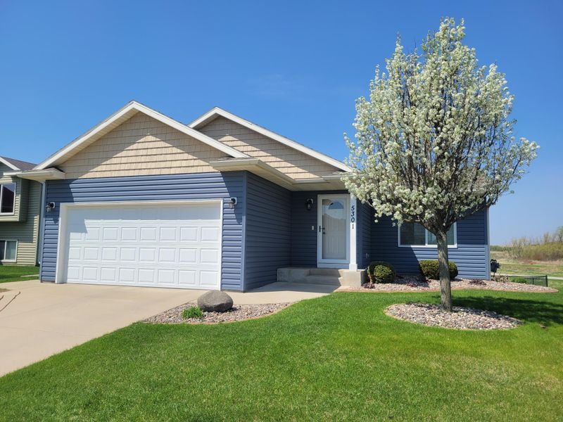 5301 Castleview Dr NW, Rochester, MN 55901