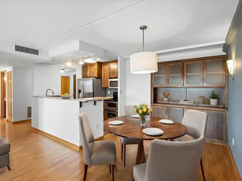 1920 S 1st St #2102, Minneapolis, MN 55454