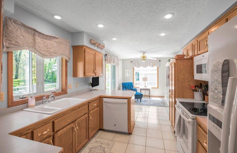9967 Egret Blvd NW, Coon Rapids, MN 55433