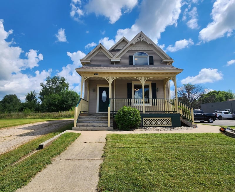 629 1st St S, Willmar, MN 56201