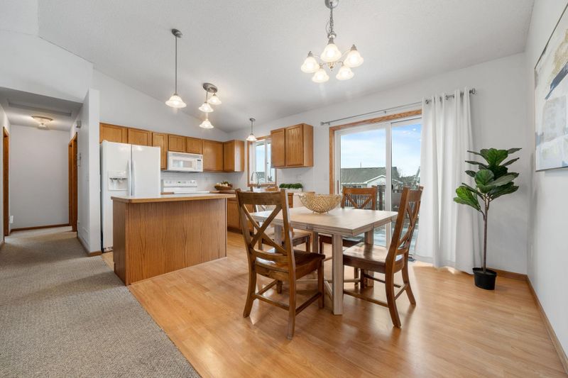 1434 Sparrow Rd, Waconia, MN 55387
