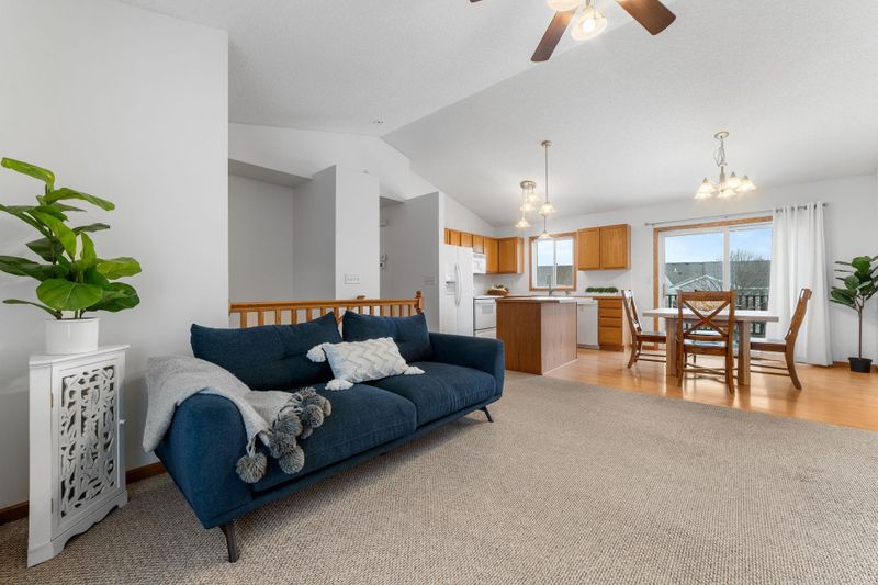 1434 Sparrow Rd, Waconia, MN 55387