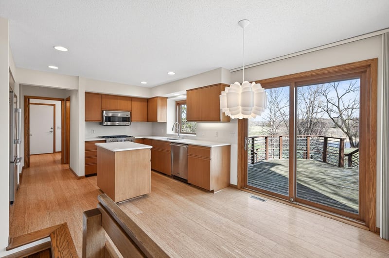 6 Pine Valley Dr, Dellwood, MN 55110