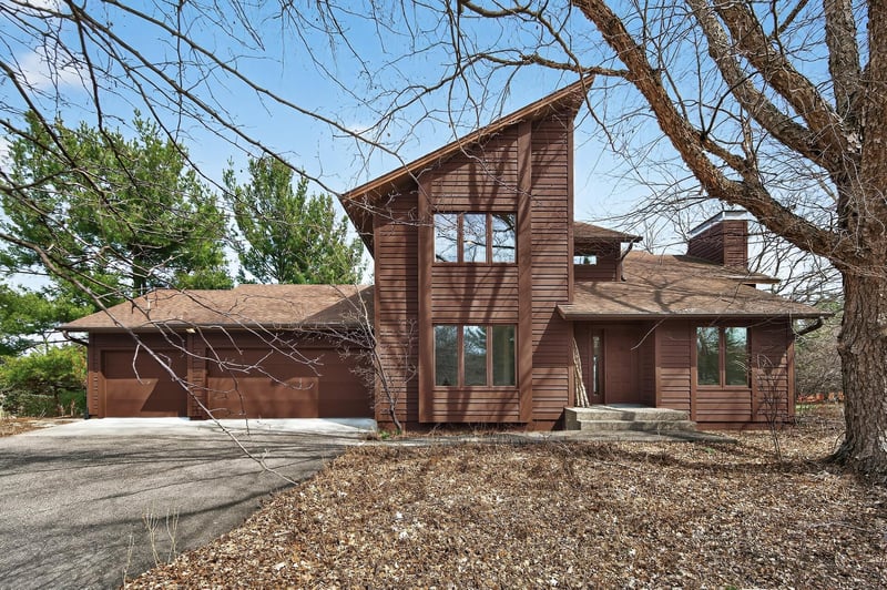 6 Pine Valley Dr, Dellwood, MN 55110