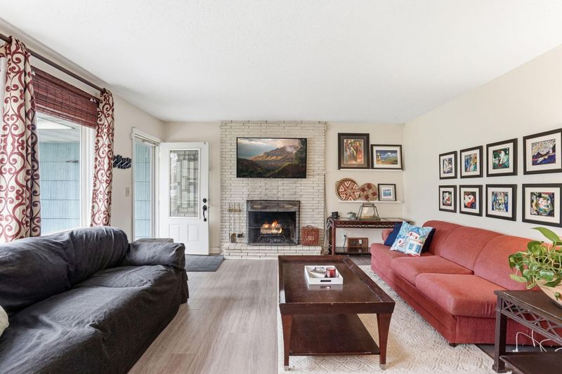 7877 Sunnyside Rd, Mounds View, MN 55112