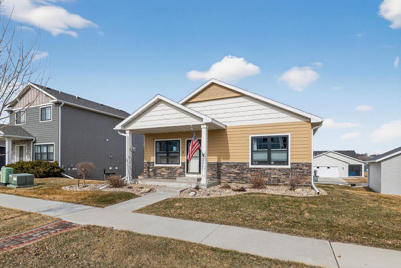 5207 56th St NW, Rochester, MN 55901