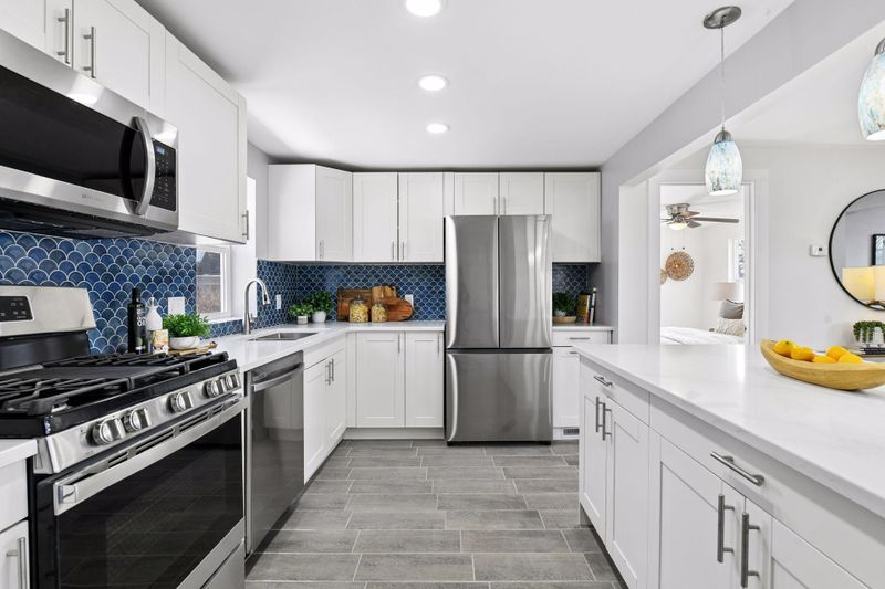 3340 Warner Ln, Mound, MN 55364