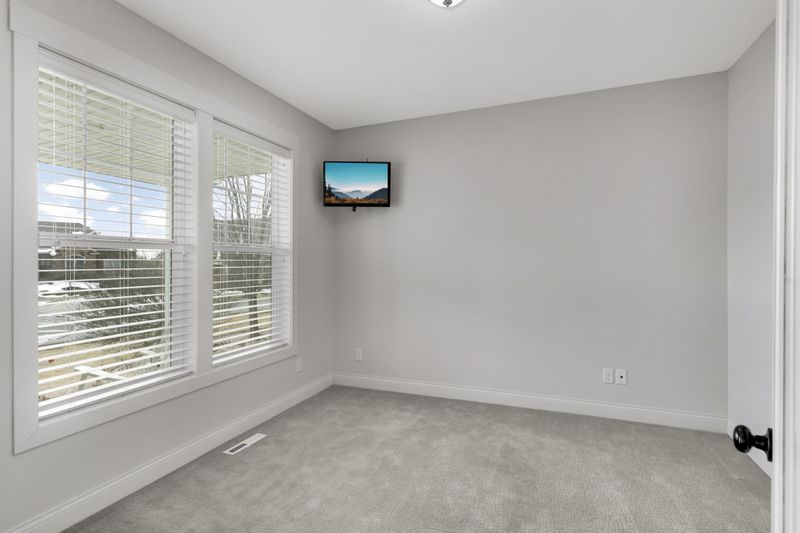 20377 Hampton Ct, Lakeville, MN 55044