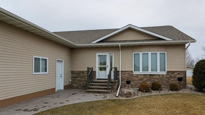 2033 Park Ave, Montevideo, MN 56265