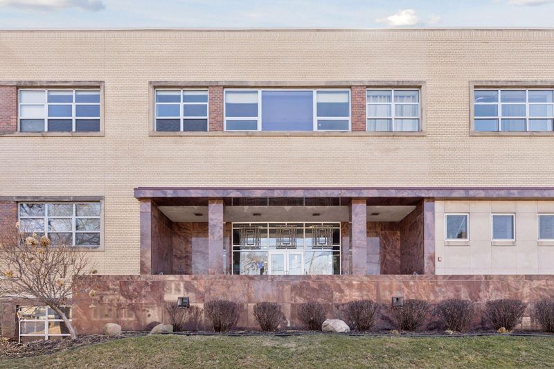 111 E Franklin Ave #320, Minneapolis, MN 55404