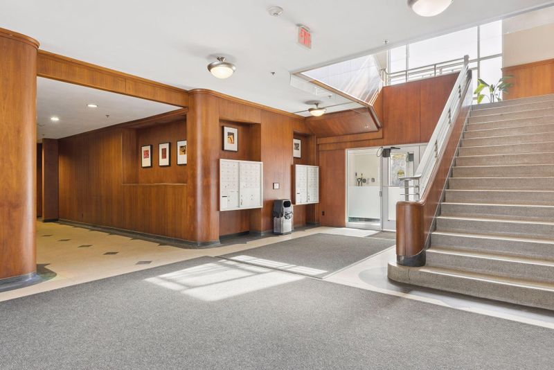 111 E Franklin Ave #320, Minneapolis, MN 55404