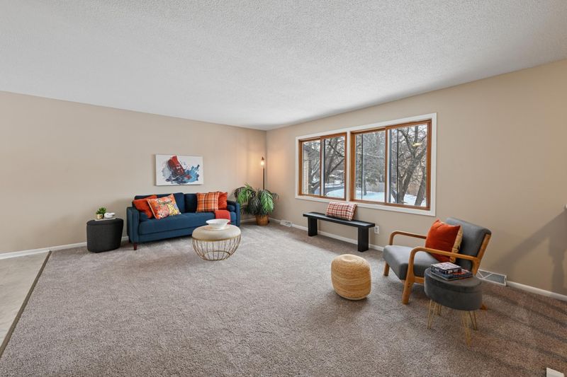 923 123rd Ln NW, Coon Rapids, MN 55448