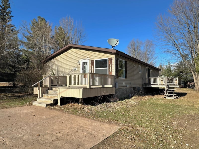 6824 S Fitch Ave, Lake Nebagamon, WI 54849