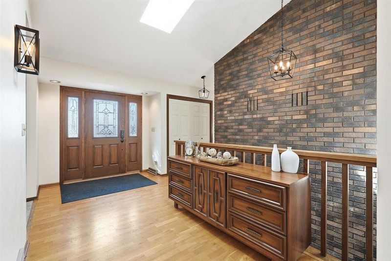 9425 Edgebrook Dr, Northfield, MN 55057