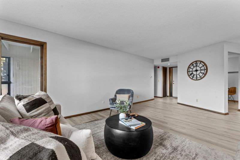 2485 Canabury Dr #212, Little Canada, MN 55117