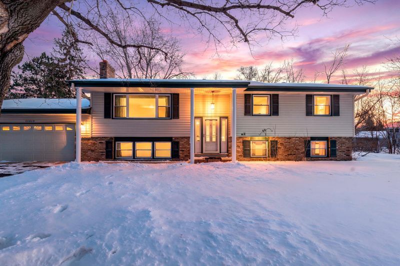 11019 Stanley Rd, Bloomington, MN 55437