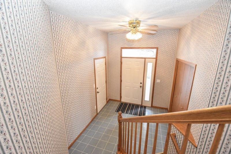1807 33rd St S, Moorhead, MN 56560