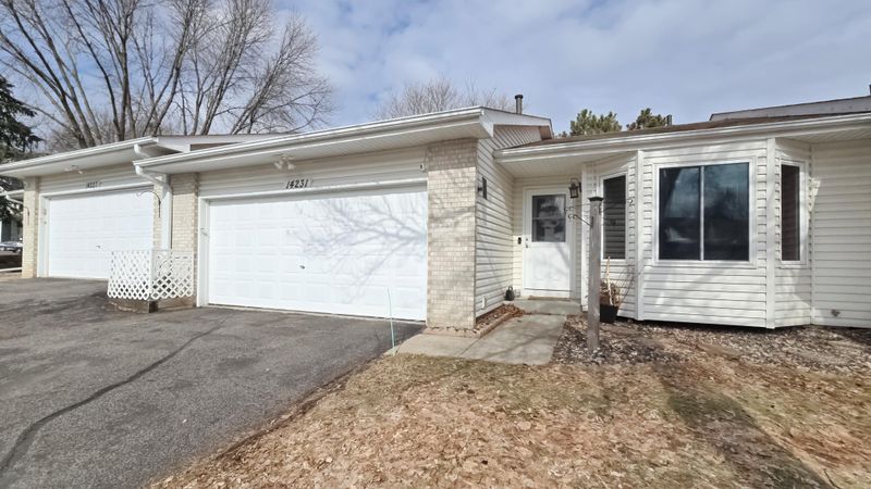 14231 Glencove Trl, Apple Valley, MN 55124