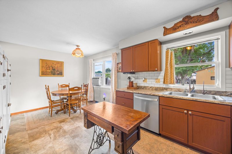 204 Cedar St S, Lester Prairie, MN 55354