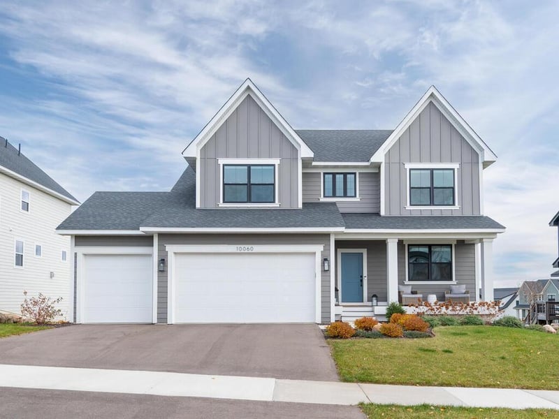10060 Highpoint Dr, Victoria, MN 55318