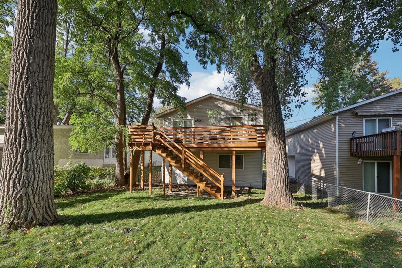 302 Sidney St E, Saint Paul, MN 55107