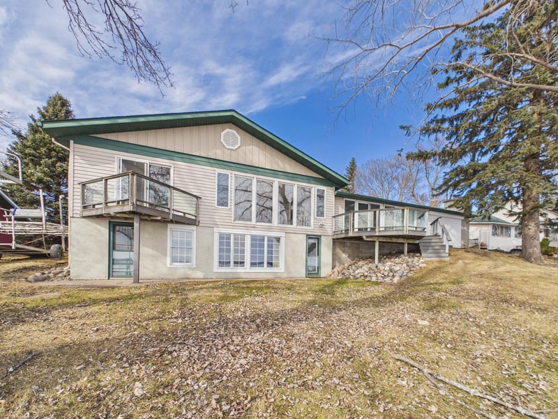 27785 N Shore Dr, Starbuck, MN 56381