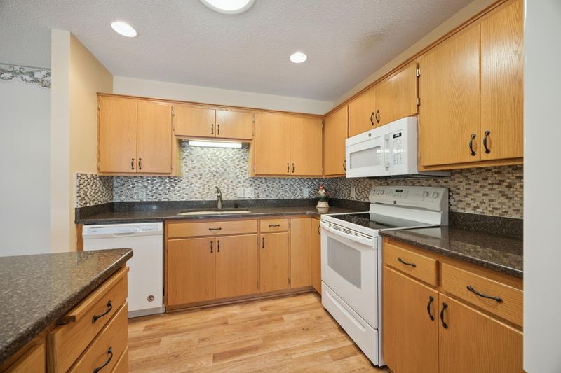 307 Circle View Dr, Dassel, MN 55325