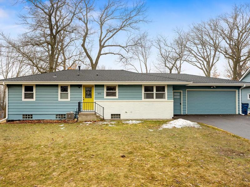 932 11th Ave SE, Forest Lake, MN 55025