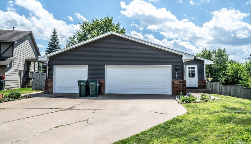 1142 Cheery Ln NE, Columbia Heights, MN 55421