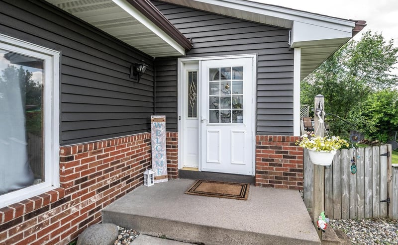 1142 Cheery Ln NE, Columbia Heights, MN 55421