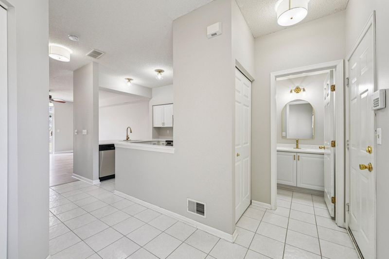 2232 White Water Way, Eagan, MN 55122