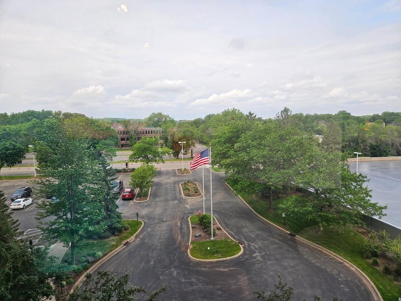 5601 Smetana Dr #418, Minnetonka, MN 55343