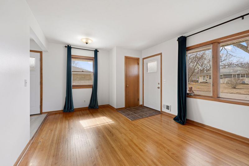 7012 Drew Ave N, Brooklyn Center, MN 55429