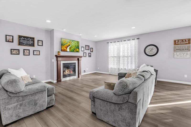 19563 Harmony Ave, Rogers, MN 55374