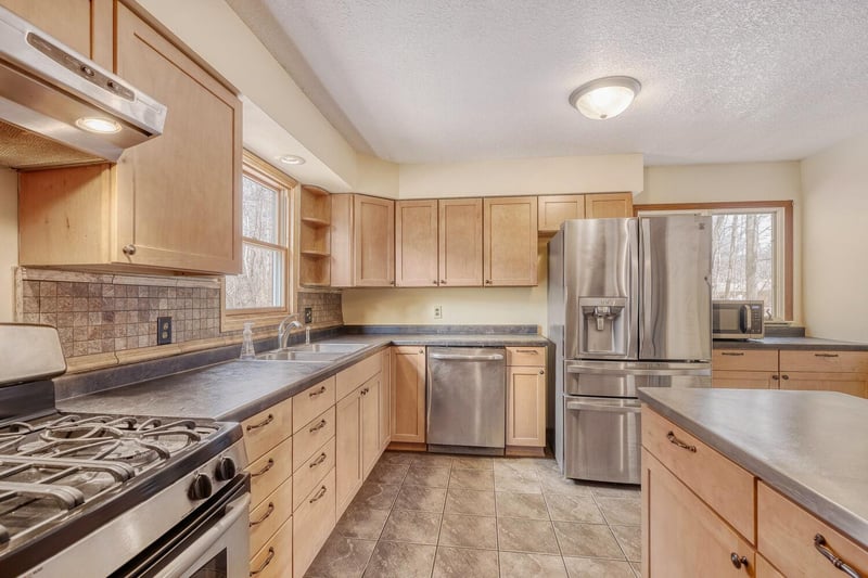 19230 Larkspur Ave N, Marine On Saint Croix, MN 55047