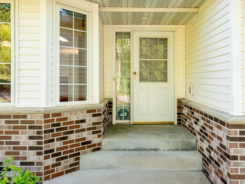 1630 Mackubin St, Saint Paul, MN 55117
