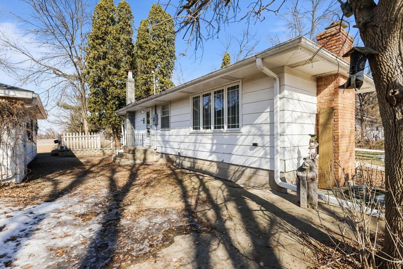 1516 Briarwood Ln NE, Cedar, MN 55011