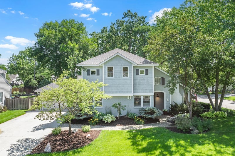 15 Maple Hill Rd, Hopkins, MN 55343