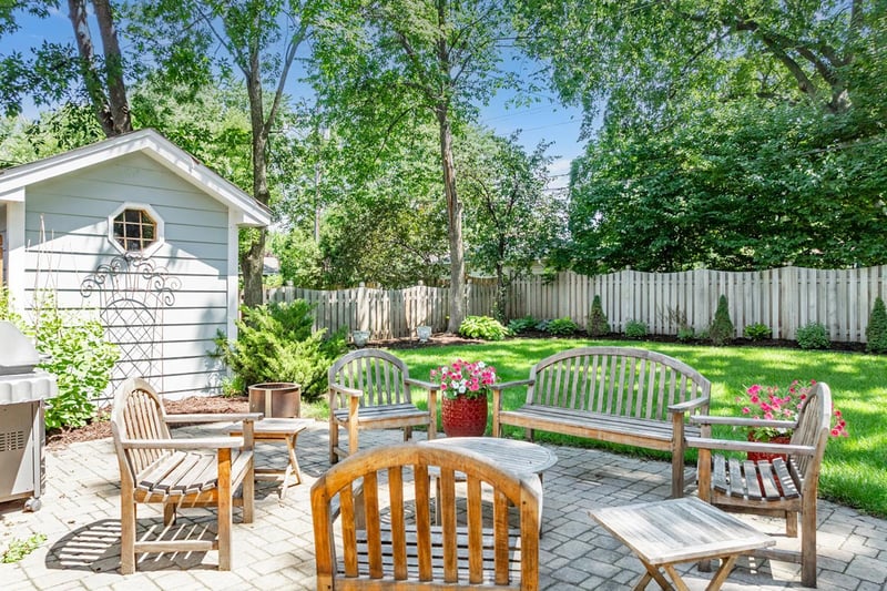 15 Maple Hill Rd, Hopkins, MN 55343