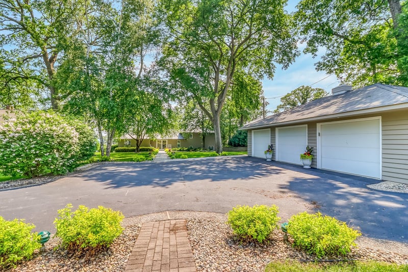 919 N Shore Dr, Detroit Lakes, MN 56501