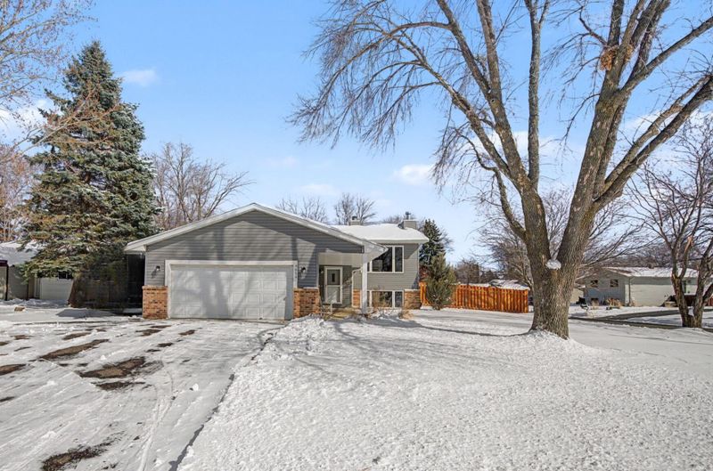 9614 Wellington Ln N, Maple Grove, MN 55369