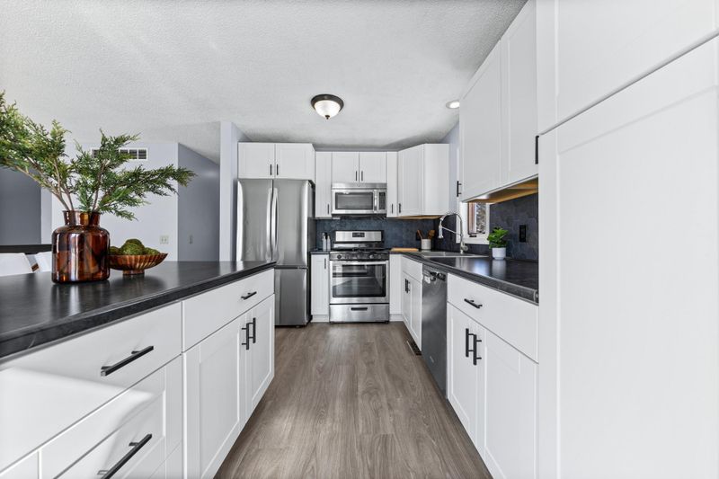 5935 W 136th St, Savage, MN 55378