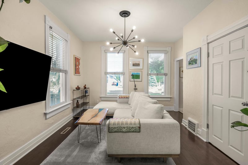 282 Annapolis St E, West Saint Paul, MN 55118