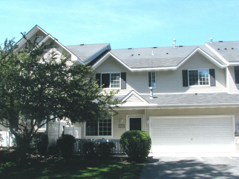 14392 Raymond Ln, Eden Prairie, MN 55347