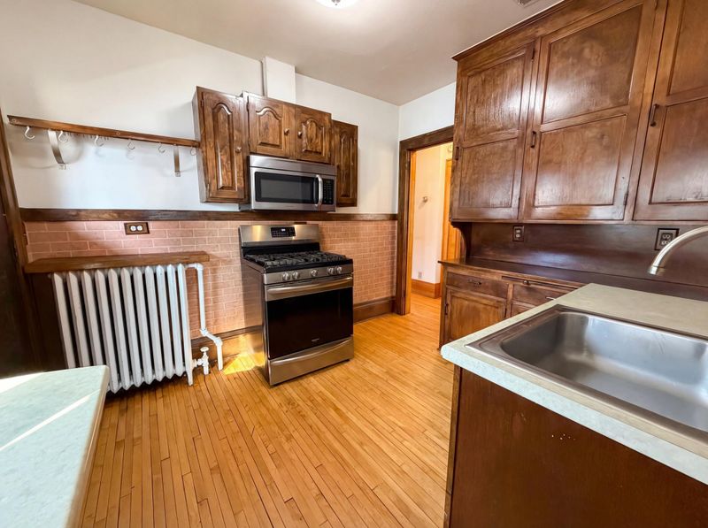 1495 Saint Clair Ave, North Saint Paul, MN 55105