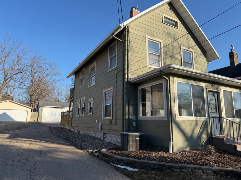 16 7th Ave NE, Rochester, MN 55906