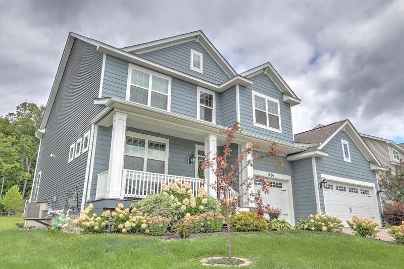 1466 Clover Preserve Ln, Chaska, MN 55318